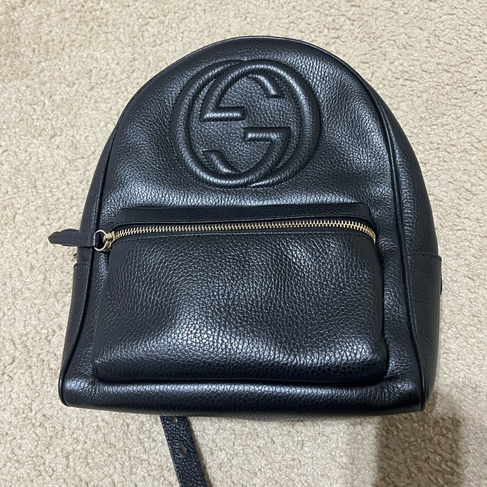 100% Leather
Solid
Metal accents
Black
Classic
Item #107057900